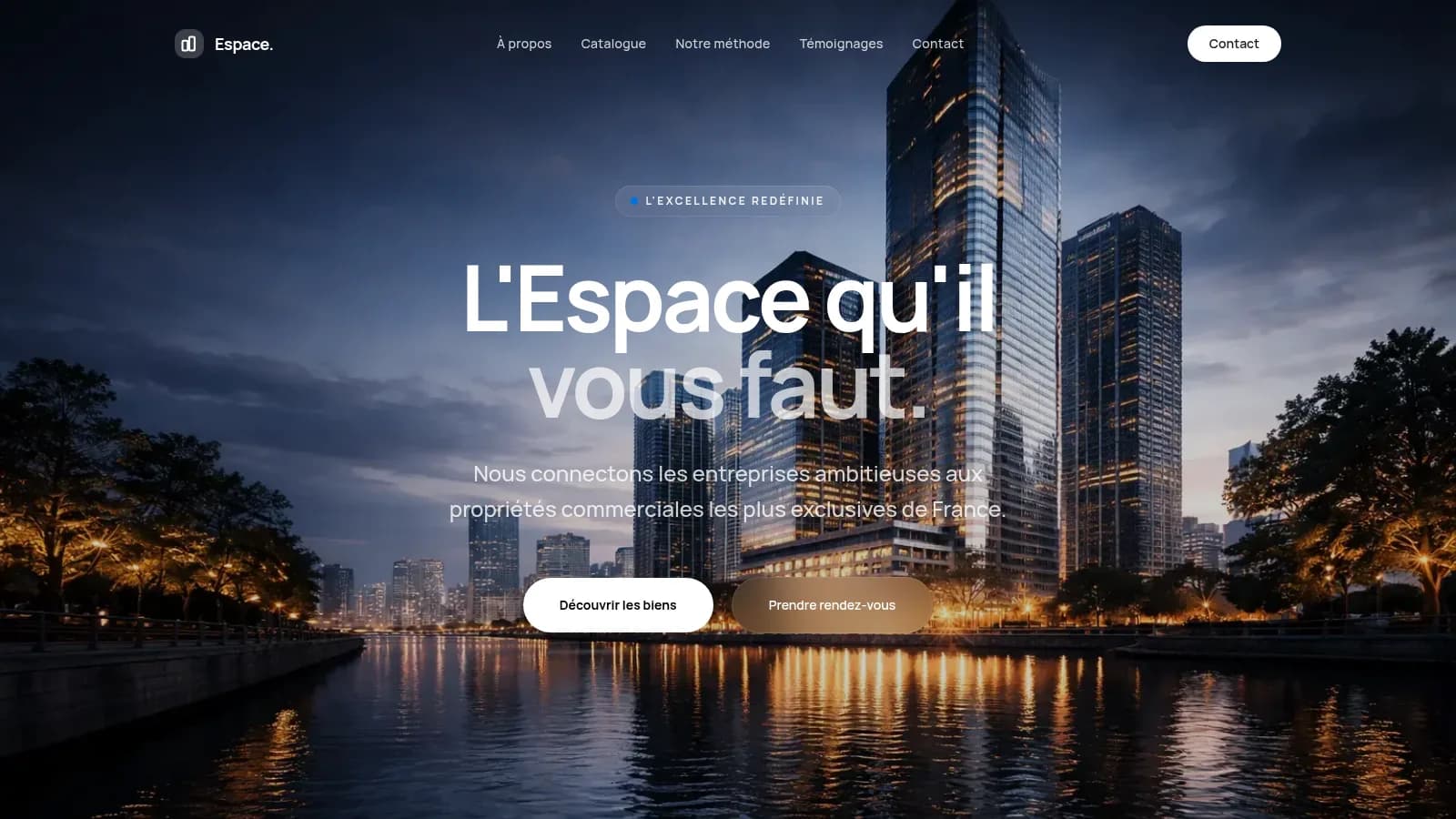 NX Space homepage with the headline L'Espace qu'il vous faut over a city skyline at night
